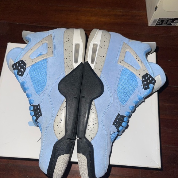 Jordan 4 Unc